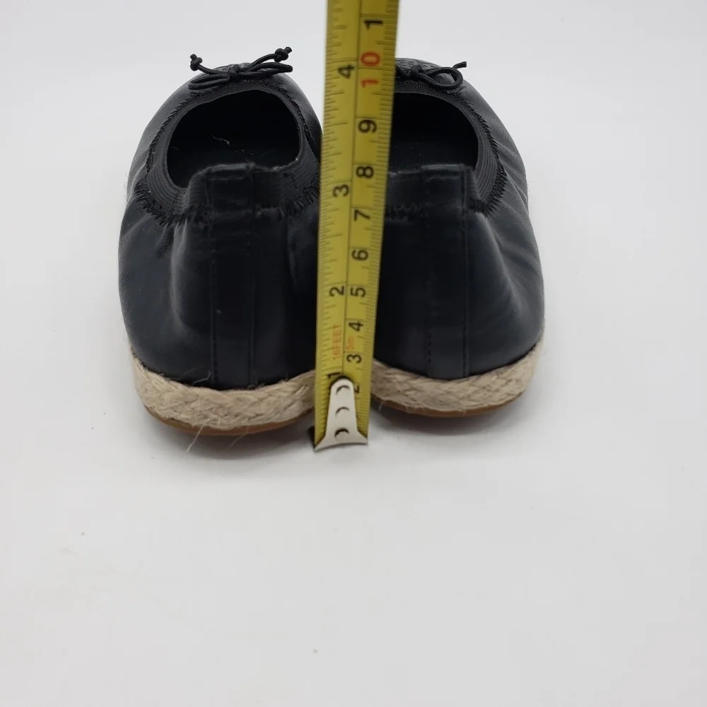 Frye and Co. espadrille flats Women US 7 Black faux leather cream raffia trim